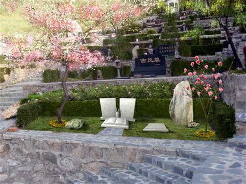 北京墓地生态树葬典范，怀柔九公山长城纪念林